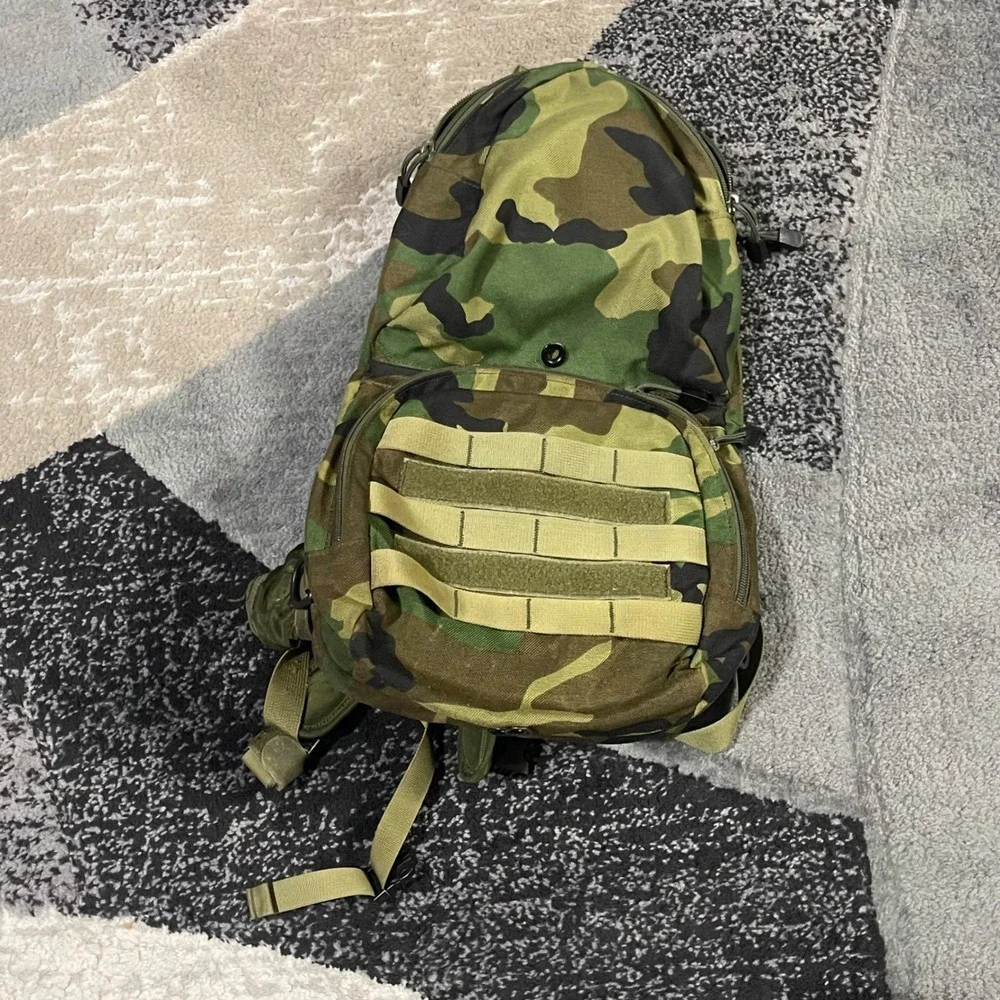 CamelBak M.U.L.E. Backpack Men OS Green Woodland Camo Tactical Hydration Pack